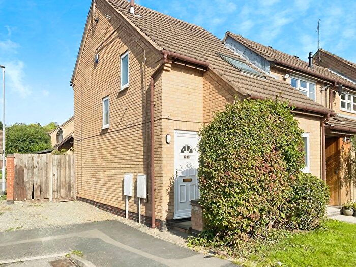 2 Bedroom Town House For Sale In Primrose Way, Kirby Muxloe, Leicester, LE9