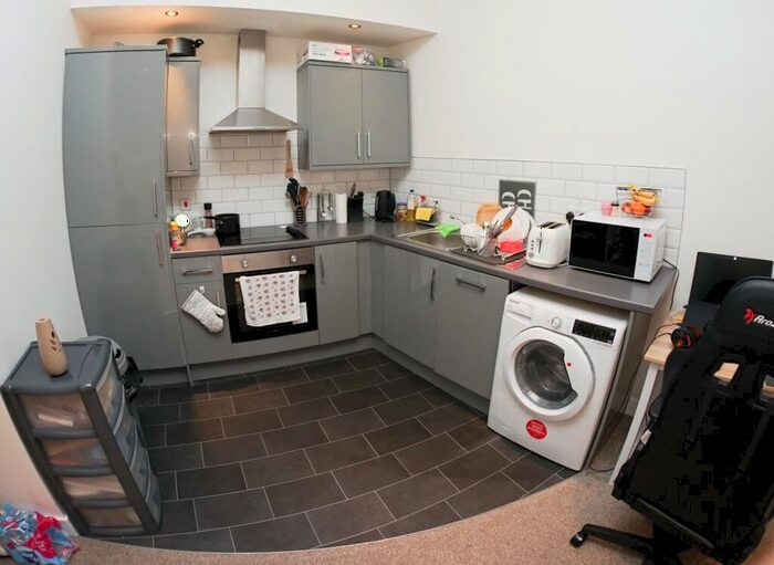 1 Bedroom Flat To Rent In Law Russell House, Vicar Lane, Bradford, West Yorkshire, BD1