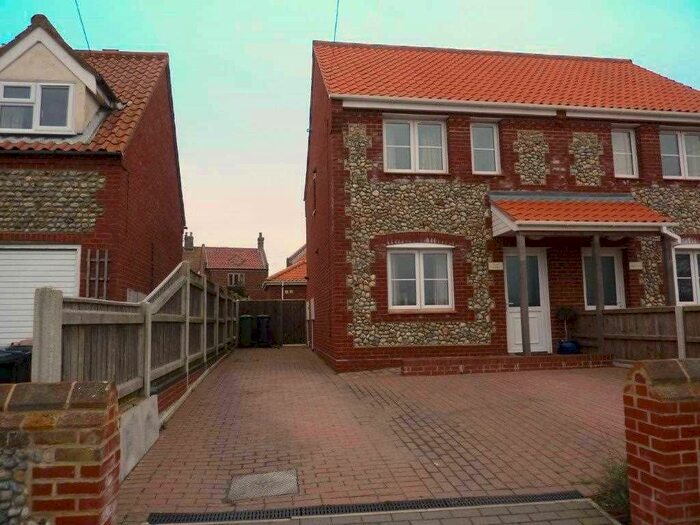 2 Bedroom Property To Rent In Walcott Road, NR12