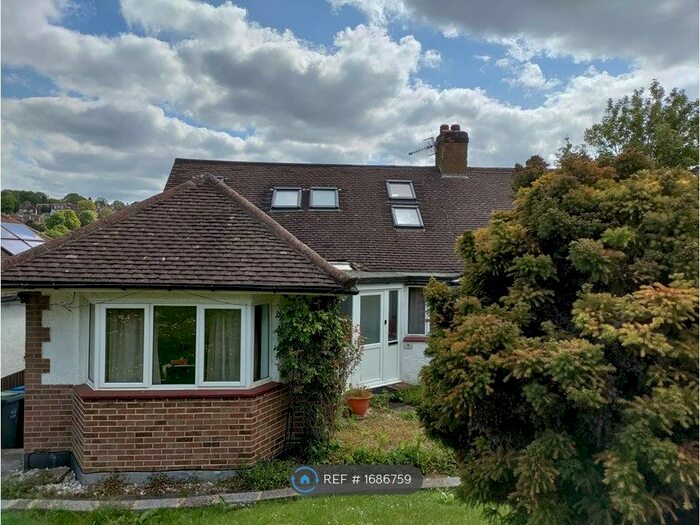 4 Bedroom Semi-Detached House To Rent In Hartley Hill, Purley, CR8