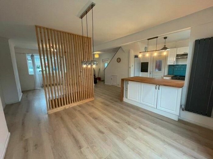 3 Bedroom Property To Rent In Murrayfield Drive, Moreton, Wirral CH46