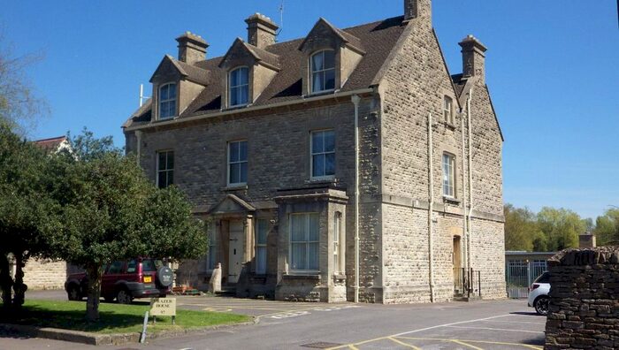 1 Bedroom Flat To Rent In Victoria Road, Cirencester, GL7