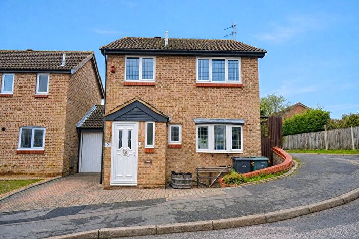 3 Bedroom Detached House For Sale In De Chardin Drive, Hastings, TN34