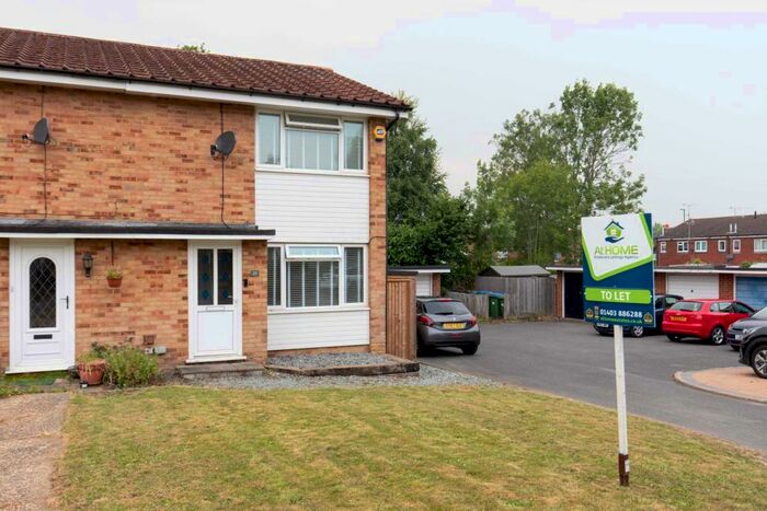 2 Bedroom End Of Terrace House To Rent In Butlers Road, Horsham, RH13