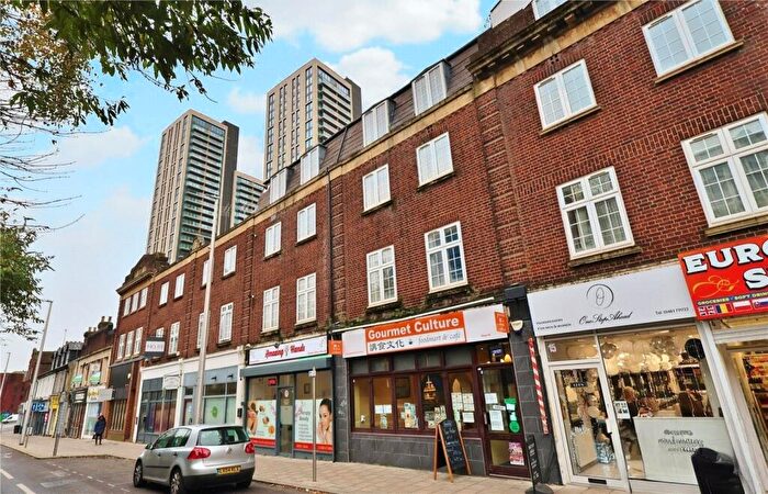2 Bedroom Apartment To Rent In Chapel Street, Woking, Surrey, GU21