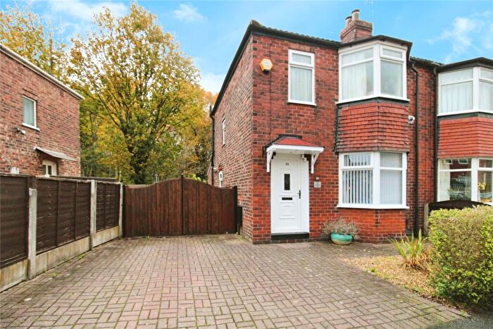 3 Bedroom Semi-Detached House For Sale In Broomhall Road, Pendlebury, Swinton, Manchester, M27