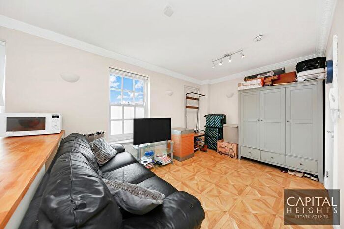 Apartment To Rent In Charrington House, Cephas Avenue, London, E1