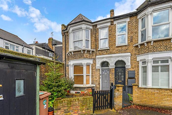 2 Bedroom Flat For Sale In Haroldstone Road, Walthamstow, E17