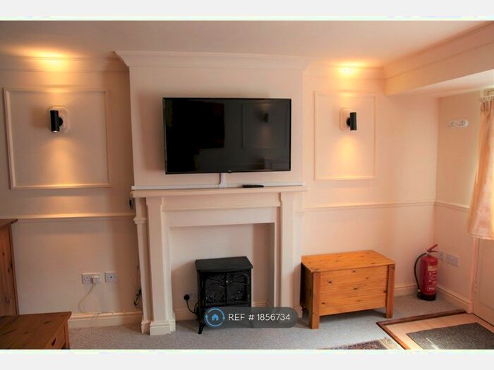 Studio To Rent In Park Road, Kenilworth, CV8