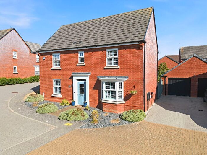 4 Bedroom Detached House For Sale In Titus Court, Fairfields, MK11
