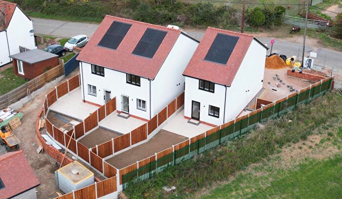 2 Bedroom Semi-Detached House For Sale In Rookery Hill, Corringham, Essex, SS17