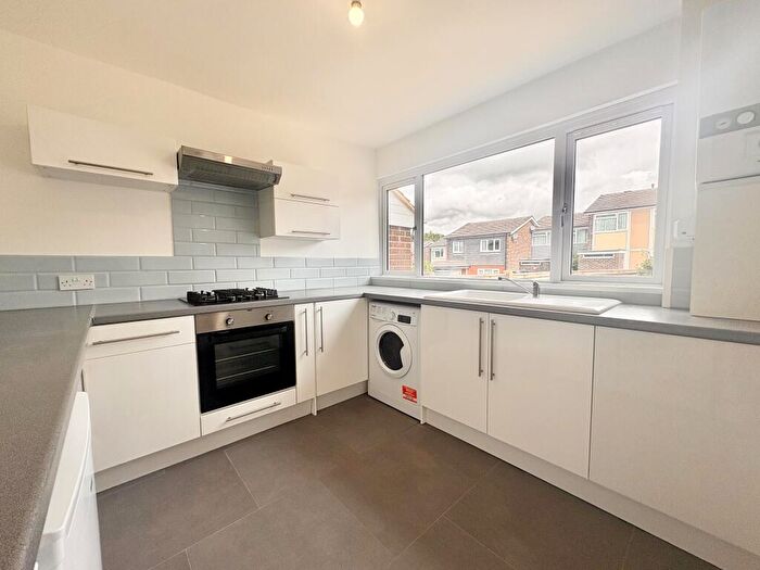 3 Bedroom House To Rent In Pyle Close, Waterlooville, PO8