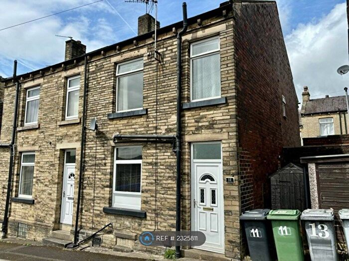 2 Bedroom End Of Terrace House To Rent In Reuben Street, Liversedge, WF15