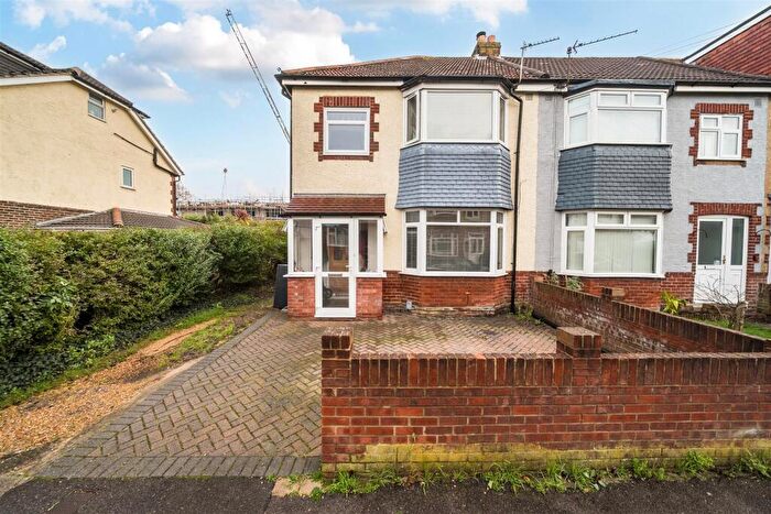 3 Bedroom End Of Terrace House For Sale In Jubilee Road, Fareham, PO16