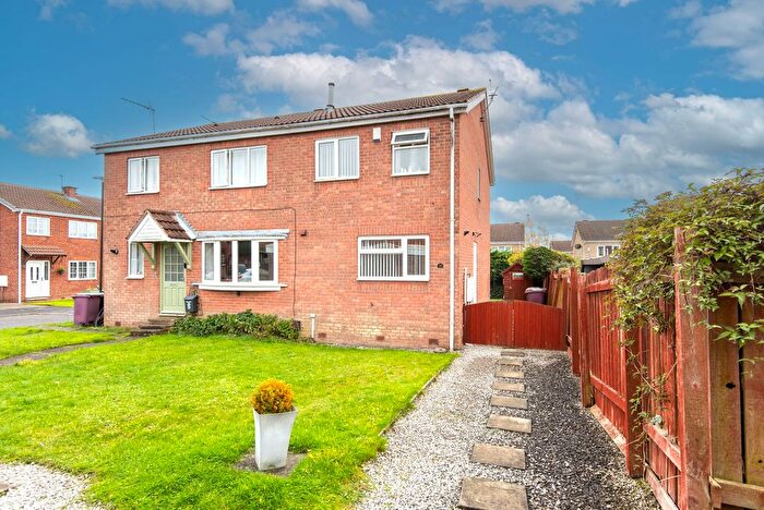 2 Bedroom Semi-detached House To Rent In Fabric View, Holmewood, S42