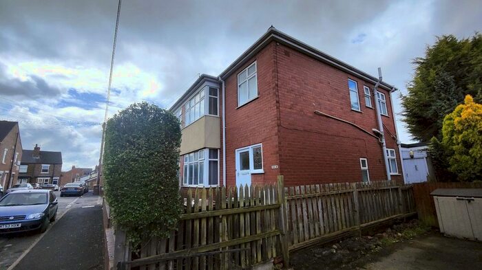 1 Bedroom Flat To Rent In King Street, Pontefract, West Yorkshire, Uk, WF8