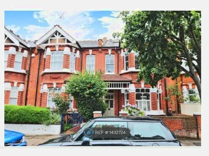 2 Bedroom Flat To Rent In Valetta Road, London, W3