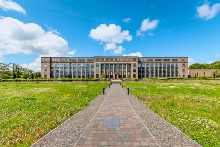 1 Bedroom Apartment To Rent In Card House, Bingley Road, Bradford, BD9