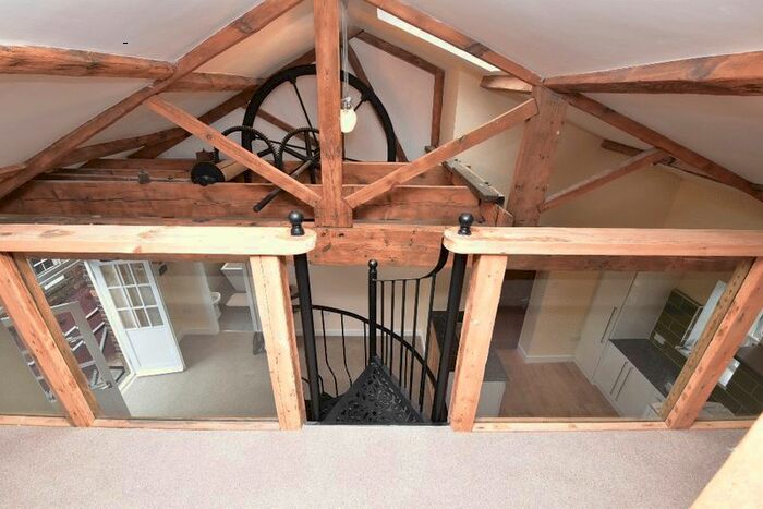 2 Bedroom Flat To Rent In Cheapside, Wakefield, WF1