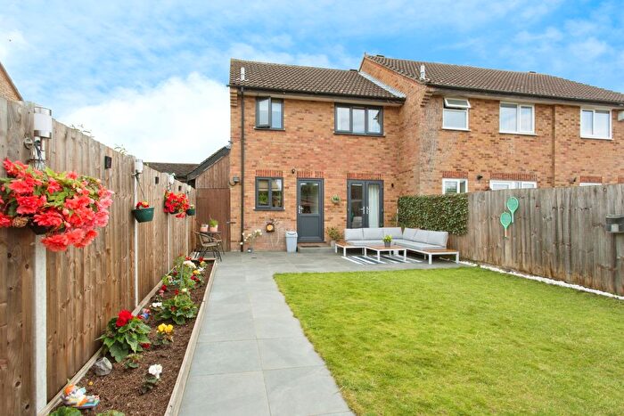 3 Bedroom End Of Terrace House For Sale In The Brambles, Bar Hill, Cambridge, CB23