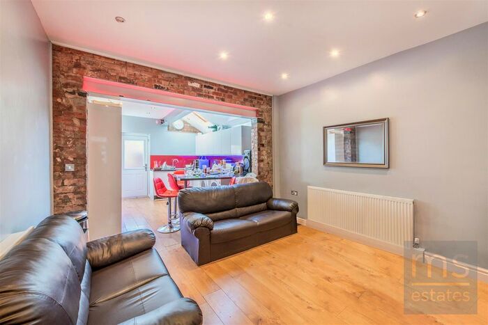 5 Bedroom Terraced House To Rent In Lenton Boulevard, Lenton, Nottingham NG7