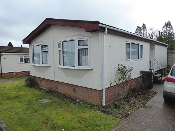 2 Bedroom Park Home For Sale In Merrywood Park, Ashurst Drive, Boxhill, Nr Dorking, Surrey, KT20