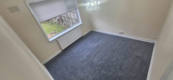 3 Bedroom Semi-Detached House To Rent In Maxwell Drive, Glasgow, G41