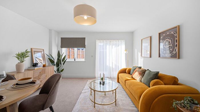 3 Bedroom Semi-Detached House For Sale In Eldridge Way, Hastings, TN37