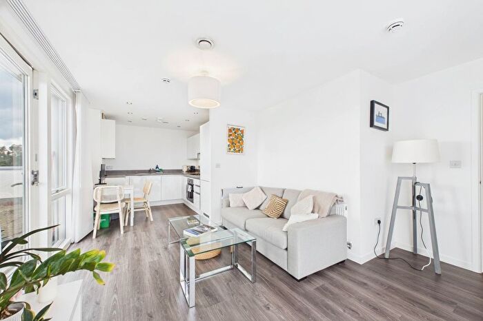 1 Bedroom Flat To Rent In Kidwells Close, Maidenhead, Berkshire, SL6