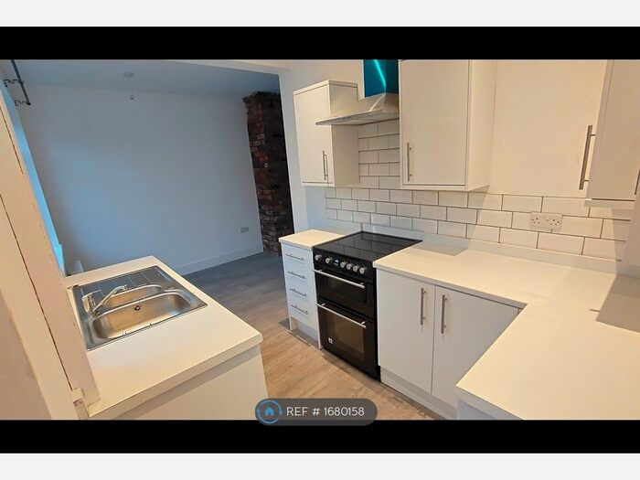 3 Bedroom Semi-Detached House To Rent In Canterbury Road, Stockport, SK1