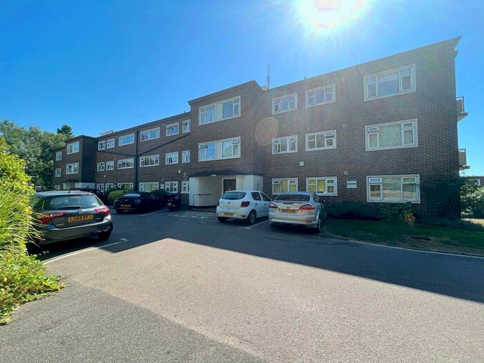 2 Bedroom Property To Rent In Woodland Court, Dyke Road Avenue, Hove, Hove, BN3