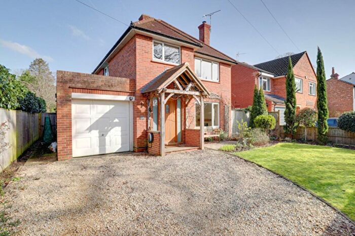 3 Bedroom Detached House For Sale In Surley Row, Emmer Green, RG4
