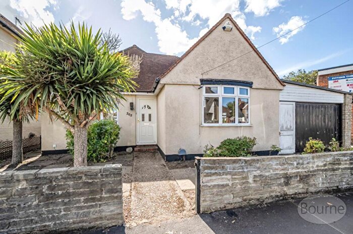 3 Bedroom Bungalow For Sale In Stoughton Road, Guildford, Surrey, GU2