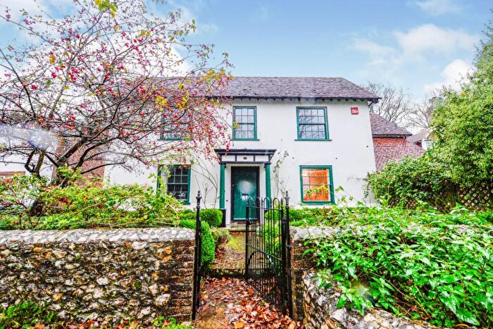 5 Bedroom Detached House To Rent In Five Heads Road, Horndean, Waterlooville, Hampshire, PO8
