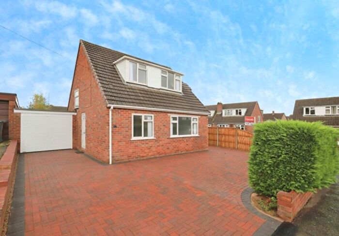 3 Bedroom Bungalow To Rent In Homcroft Road, DY10