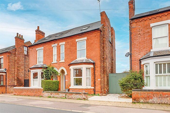 4 Bedroom Semi Detached House For Sale In Stratford Road, West Bridgford, Nottinghamshire, NG2