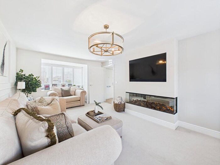 4 Bedroom Detached House For Sale In Bluebell Close, Carlton-In-Lindrick, S81