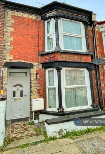 3 Bedroom Terraced House To Rent In Balmoral Road, Gillingham, ME7