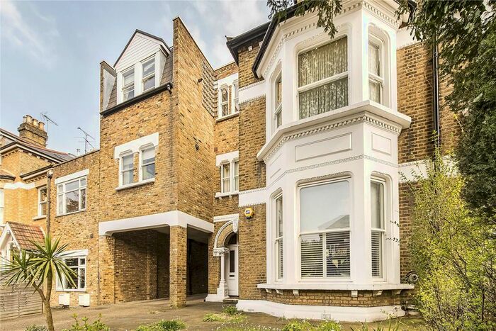 2 Bedroom Flat To Rent In Earlsfield Road, Wandsworth, London, SW18