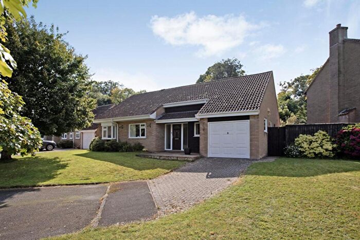 4 Bedroom Bungalow For Sale In Shillingate Close, Dawlish, EX7