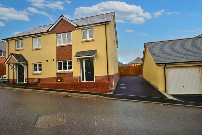 3 Bedroom Semi-Detached House To Rent In Okehampton, EX20