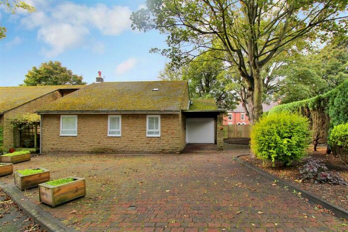 3 Bedroom Detached Bungalow To Rent In Woodland Close, Earsdon, Whitley Bay, NE25