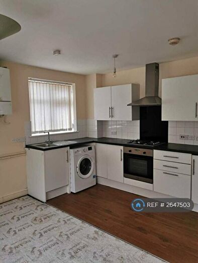 2 Bedroom Flat To Rent In Kingsthorpe Grove, Northampton, NN2