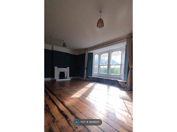 3 Bedroom Flat To Rent In Fore St, Castle Cary, BA7