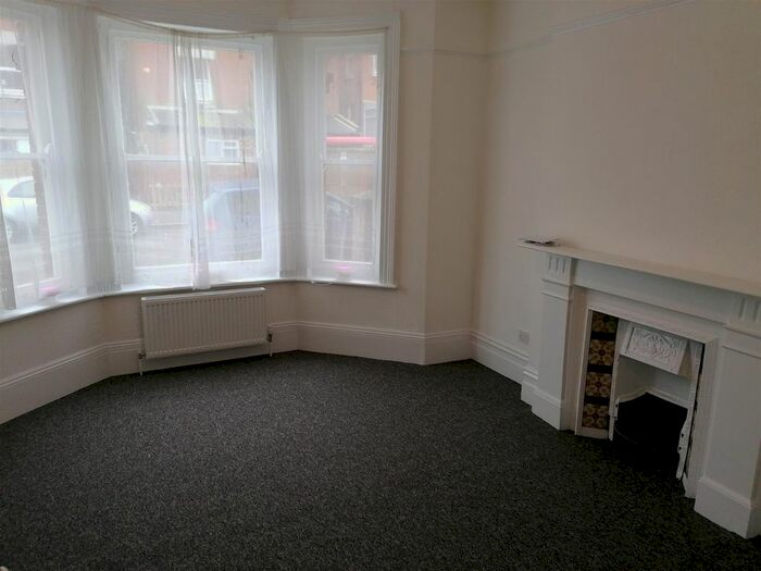 1 Bedroom Flat To Rent In Cambridge Gardens, Folkestone, Kent, CT20