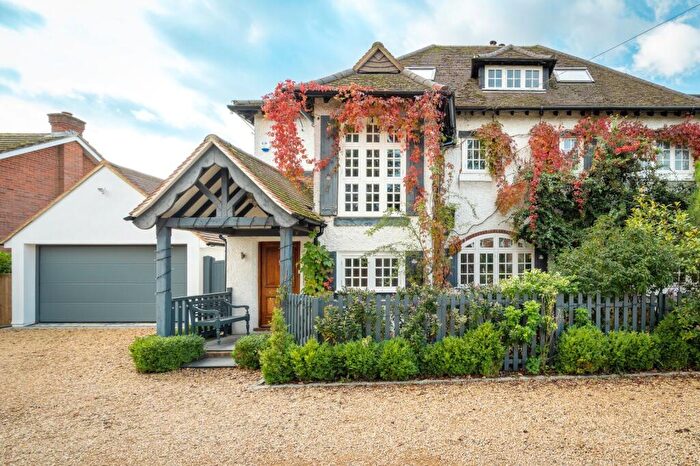 5 Bedroom House To Rent In Hedgerley Lane, Beaconsfield, HP9