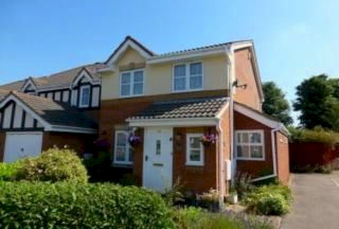 3 Bedroom Detached House To Rent In Heydon Court, Bradville, MK13