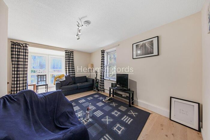 3 Bedroom Maisonette To Rent In Rotherfield Street, Islington, N1