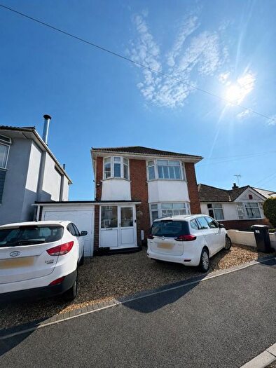 4 Bedroom Detached House To Rent In Cove Road, Bournemouth, BH10