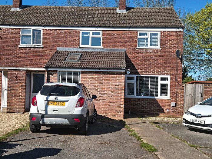 2 Bedroom Property To Rent In Fairhaven Road, Bicester, OX27